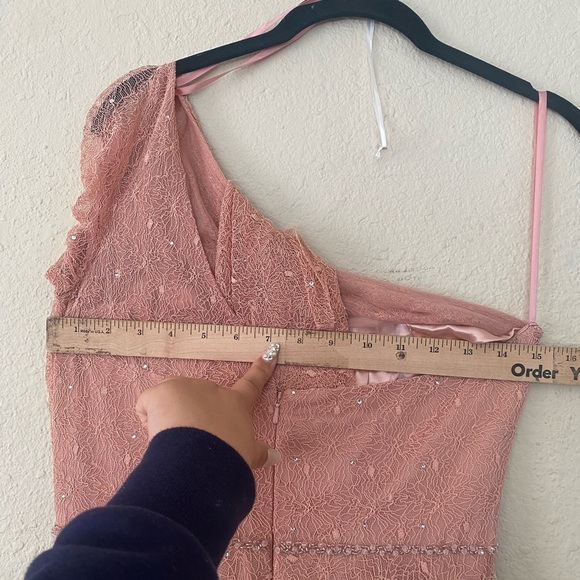 Mac Duggal Lace One Shoulder Illusion Sleeve A Line salmon Gown- NWT‎ size 4 - Picture 15 of 16